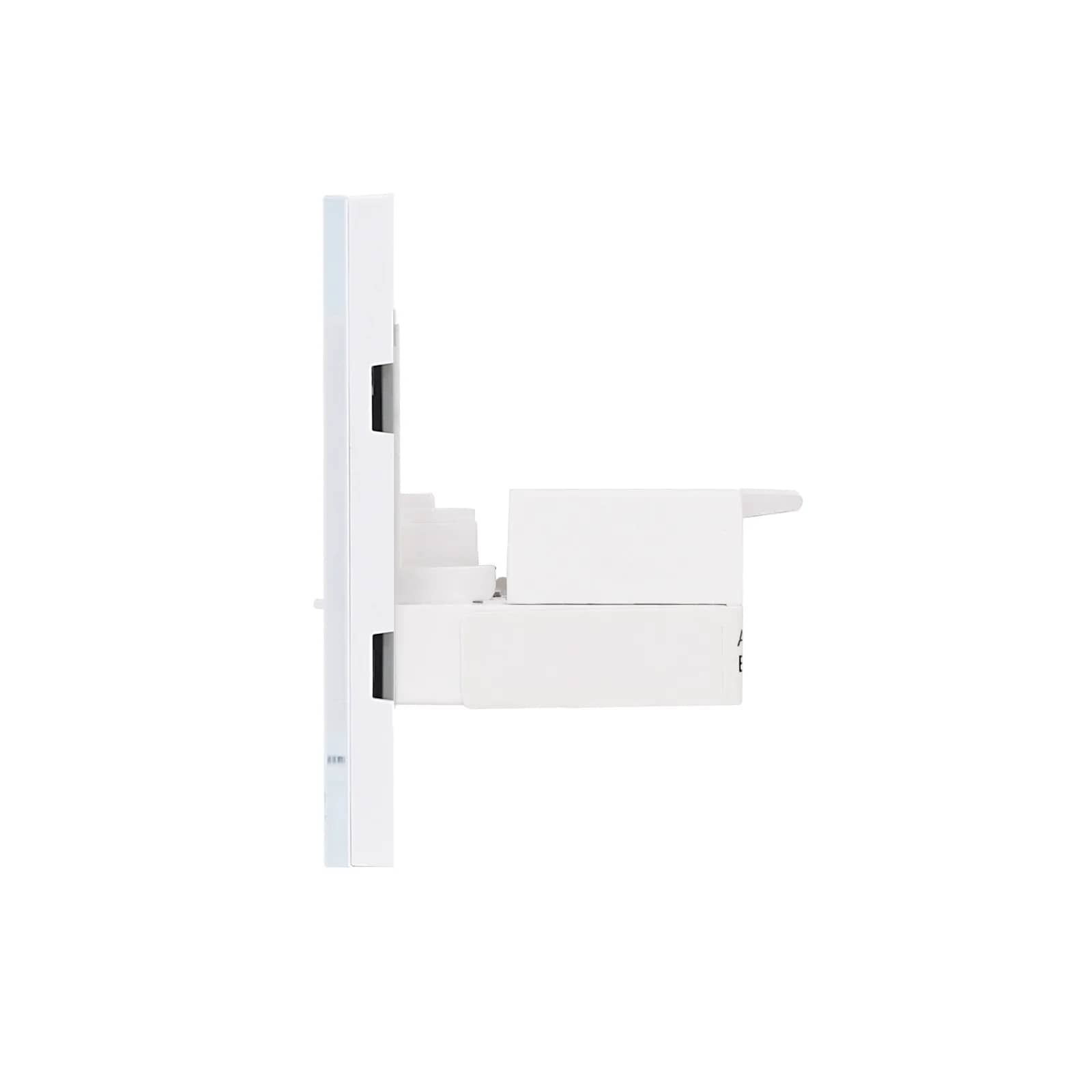 Luxion Glass Frame Internet Socket 1M + 2 Blank Modules – Italian Standard, 3M – White — image 3