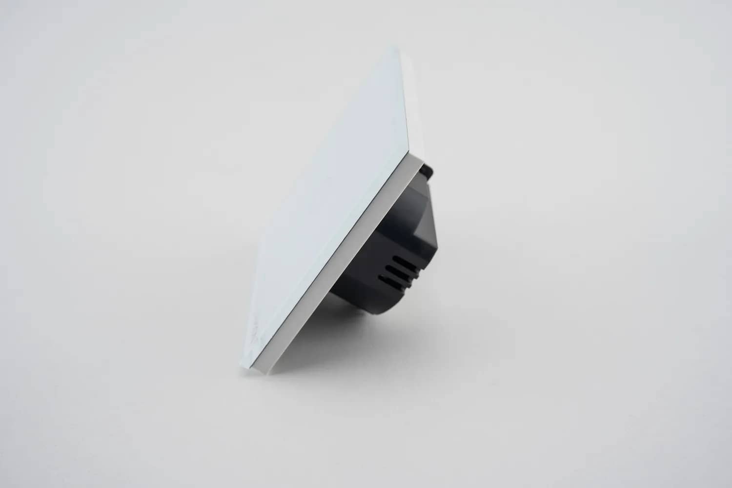 Luxion Glass Touch Light Switch – 1 Gang, 500W – White — image 7