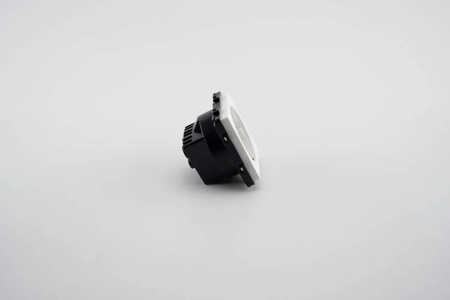 Luxion Single Socket Module – Without Glass Frame – White — image 6