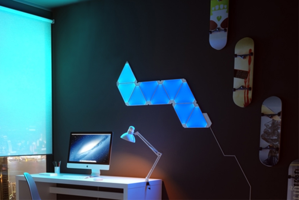 Kit 9 Panouri luminoase Nanoleaf Shapes Triangles, Iluminare LED RGBW, Senzor muzica, Flux luminos total 720 lumeni