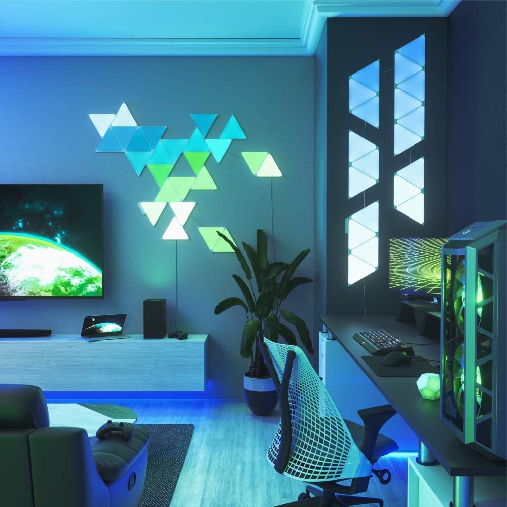 Kit 4 Panouri luminaose Nanoleaf Shapes Triangles, 16 Milioane culori, Iluminare LED RGBW, 320 Lumeni